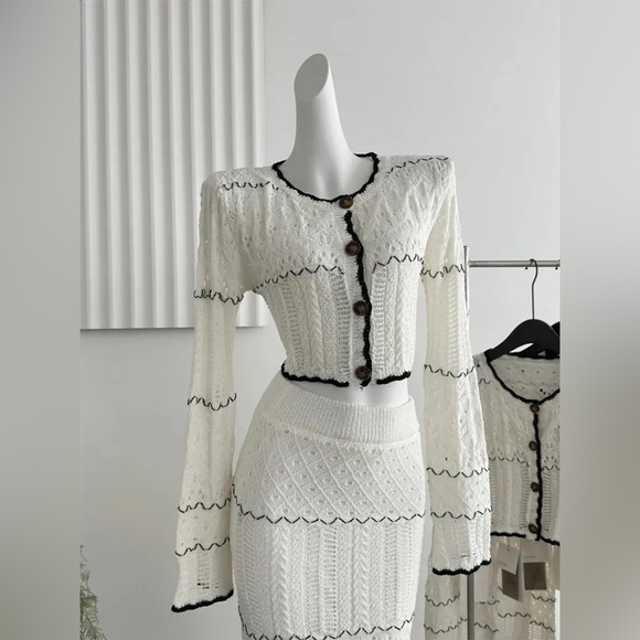 Commense Contrast Binding Knit Cardigan - Picture 13 of 14